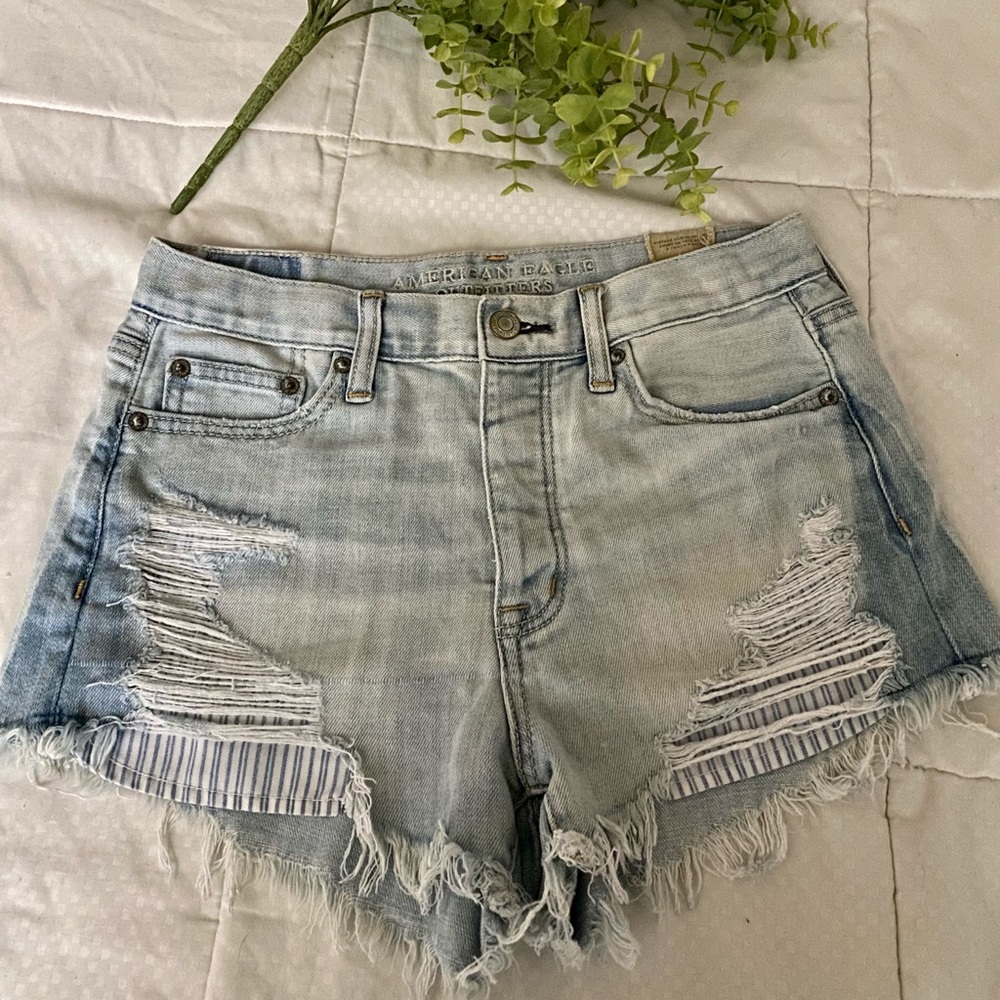 Super Cute American Eagle Shorts